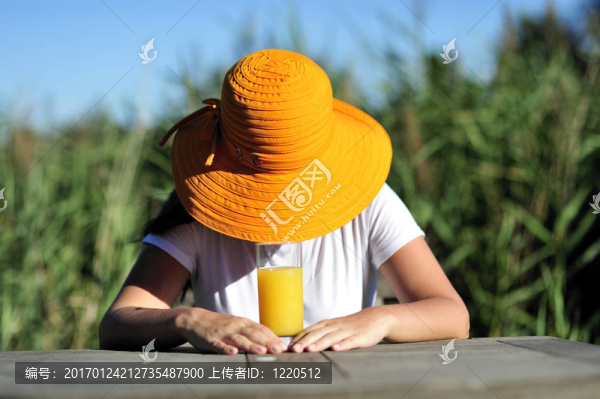 帶果汁的暑假