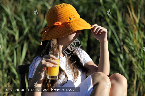 帶果汁的暑假