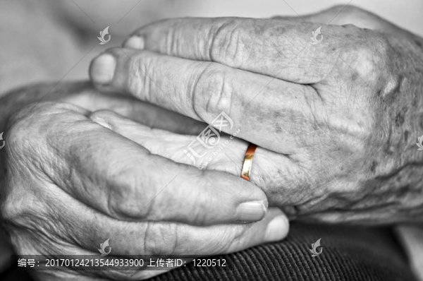 帶婚禮樂隊的老雙手