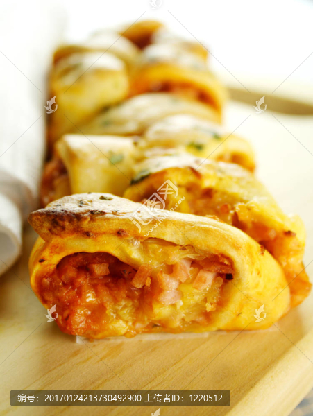 扭曲的咸味面包