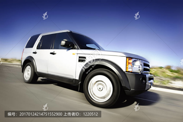 四驅(qū)車運(yùn)動(dòng)