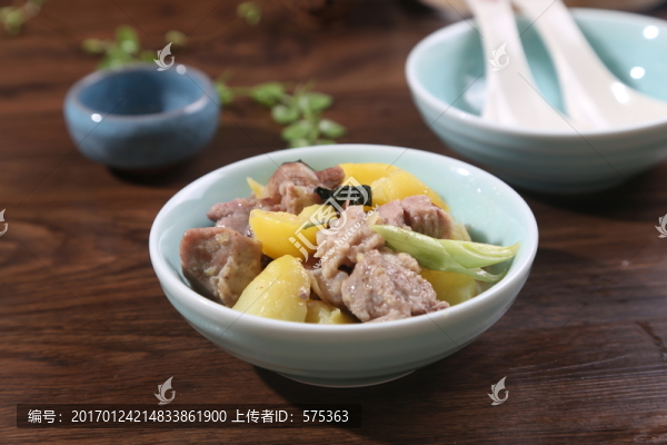 紫蘇洋芋燉排骨