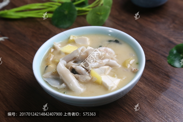 紫蘇魚雜燉豆腐