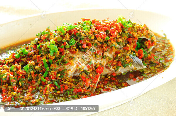 巧拌裸斑魚