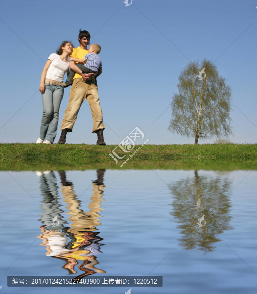 帶兒子的家庭立場(chǎng)。spring.water