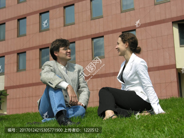 商務(wù)夫妻談話