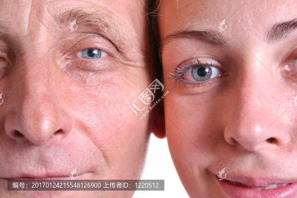 年輕的婦女和她的祖父特寫(xiě)