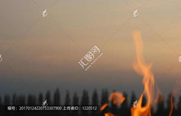 火在黃昏-匯圖網(wǎng) www.fosd68.com 火在黃昏