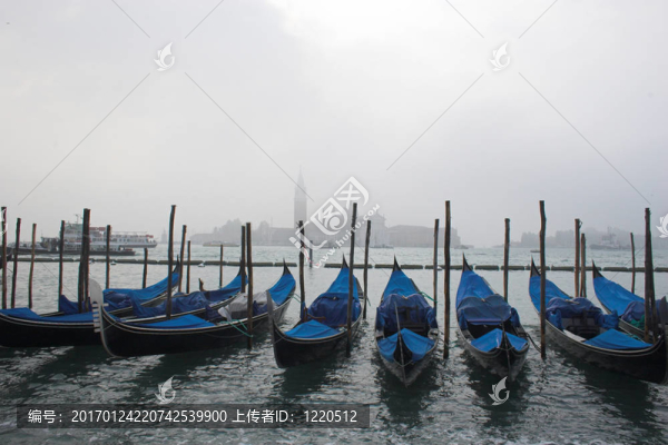 Gondolas和霧