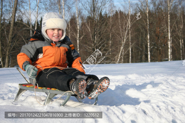 男孩的雪橇