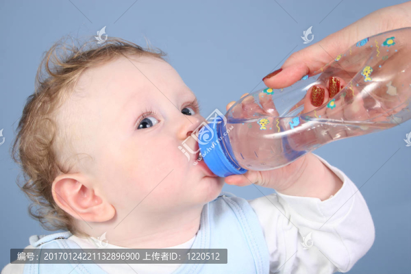 寶寶喝的水