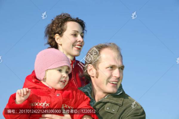 帶著嬰兒臉的春天的天空-匯圖網(wǎng) www.fosd68.com 帶著嬰兒臉的春天的天空