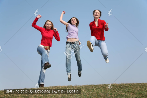 女孩跳