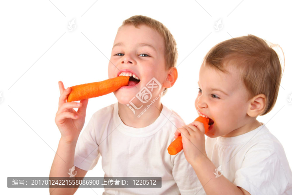 孩子們用胡蘿卜