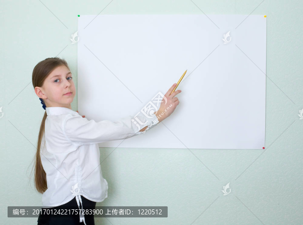 海報(bào)上的女孩-匯圖網(wǎng) www.fosd68.com 海報(bào)上的女孩