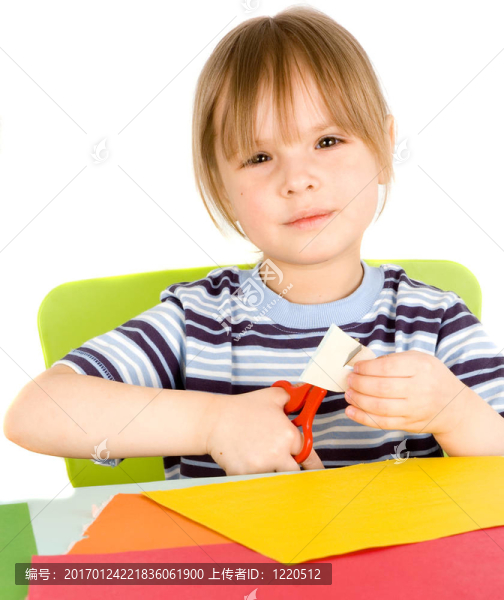 紙剪刀女孩-匯圖網(wǎng) www.fosd68.com 紙剪刀女孩