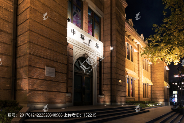 上海中環(huán)廣場夜景