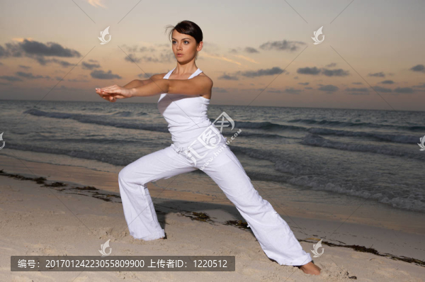 健身在日落-匯圖網(wǎng) www.fosd68.com 健身在日落