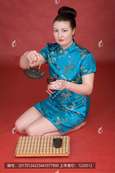 日本女孩茶壺