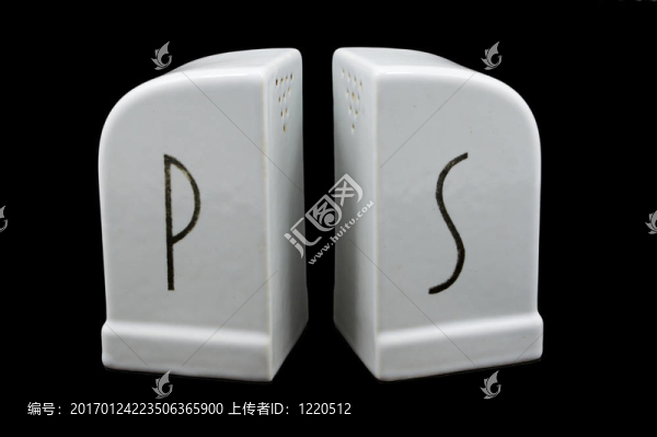 角裝飾的鹽和Peppr,Shakers