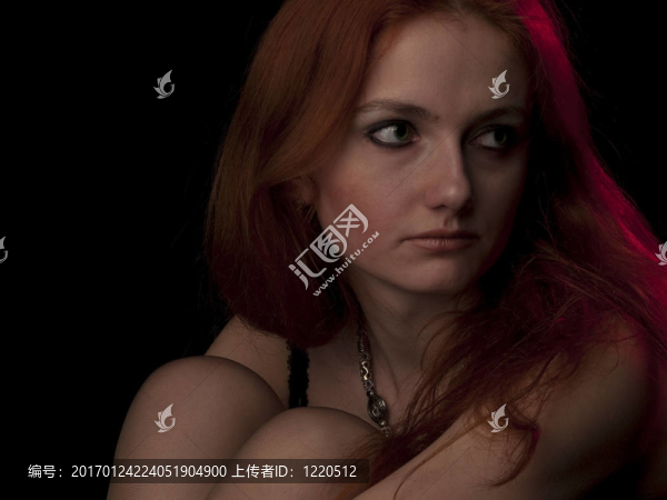 紅頭發(fā)的美女