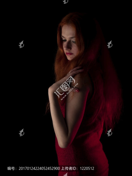 紅頭發(fā)的美女