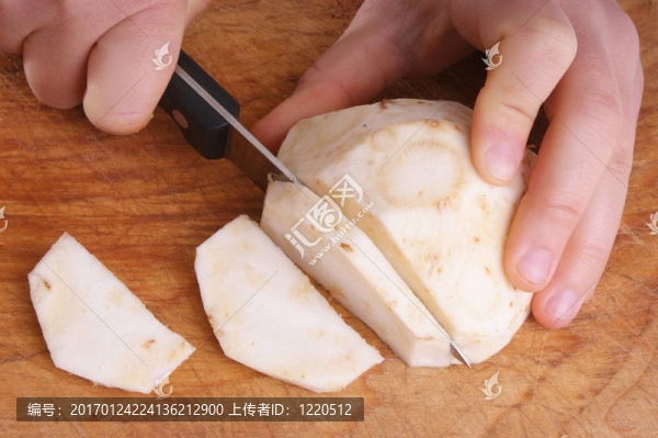 如何制作自制蔬菜湯