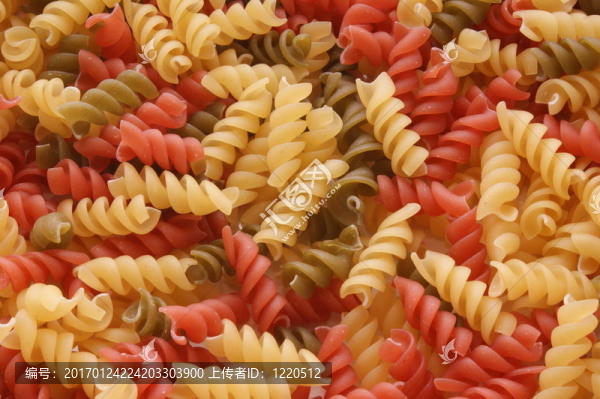 綠、紅、黃面條