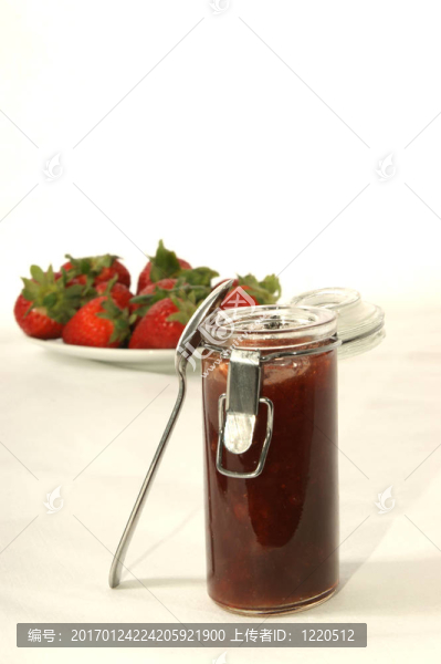 新鮮的草莓-匯圖網(wǎng) www.fosd68.com 新鮮的草莓