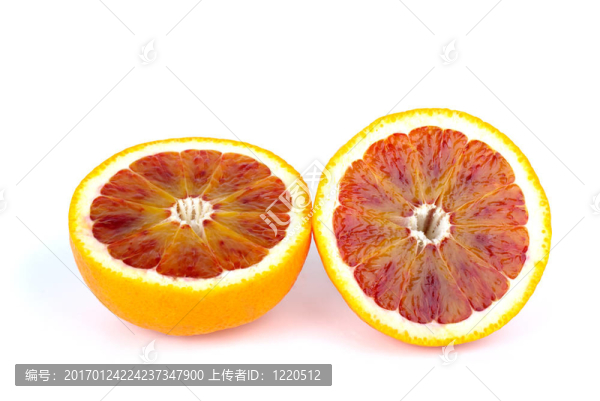血（紅果肉馬耳他）橙切成兩半