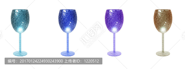 在白色的酒玻璃上