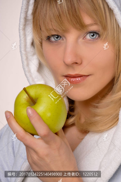 健康的女人與蘋果