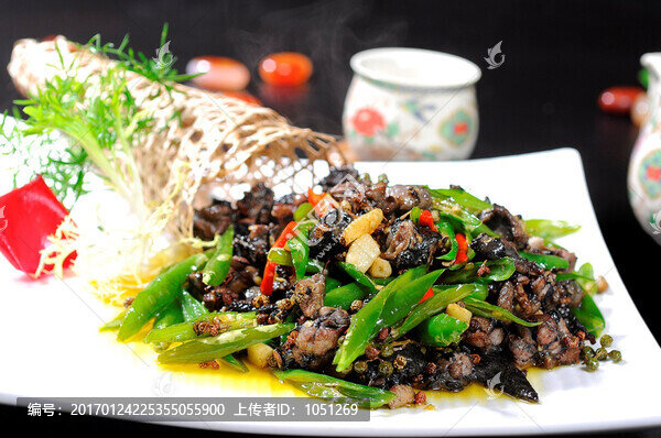 生態(tài)跑山雞