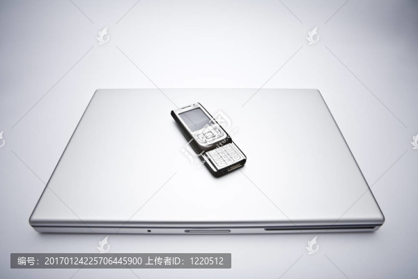 帶手機(jī)的筆記本電腦