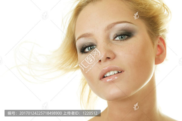 迷人的女人，帶著飛走的頭發(fā)
