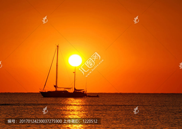 夕陽和船