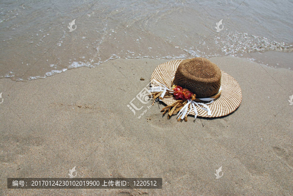 海灘上的稻草帽