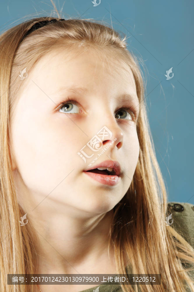 側(cè)耳傾聽-匯圖網(wǎng) www.fosd68.com 側(cè)耳傾聽