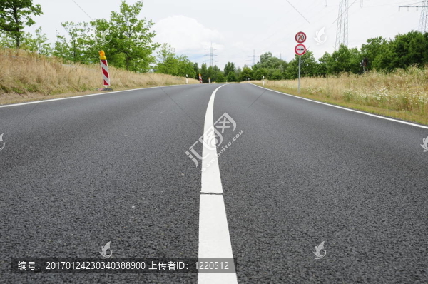 公路的蠕蟲麓鳥瞰