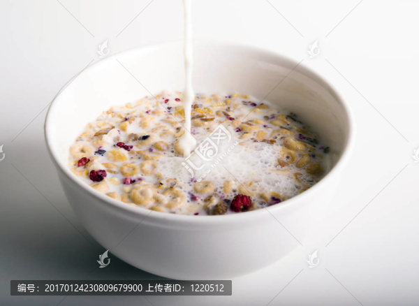白色的谷物早餐