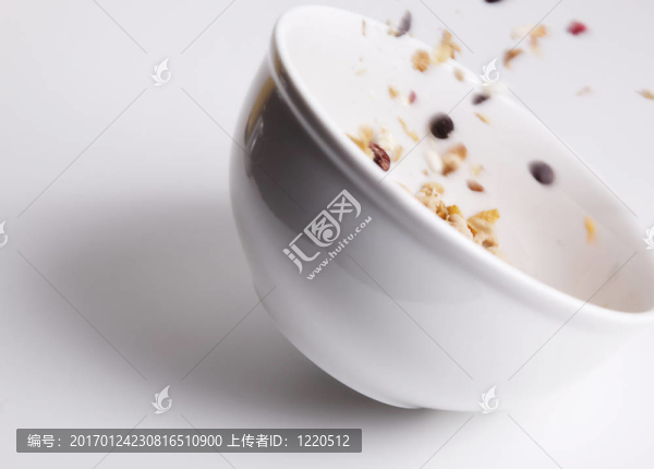 運(yùn)動的麥片碗