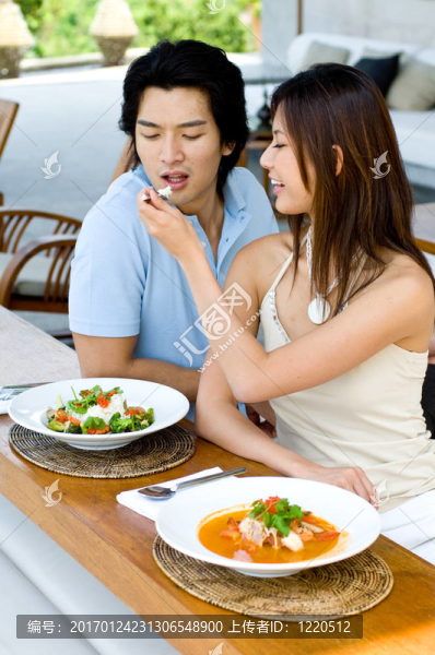 夫婦共進(jìn)午餐