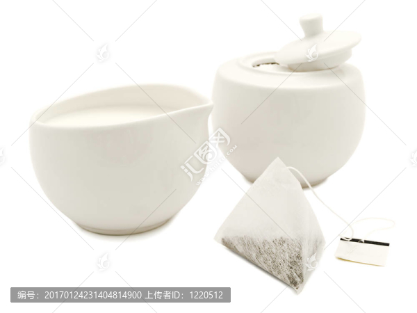 白色現(xiàn)代茶具