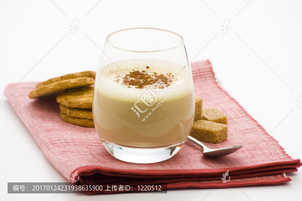 美味的冰巧克力與白色愛爾蘭奶油