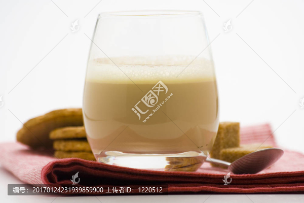 美味的冰巧克力與白色愛(ài)爾蘭奶油