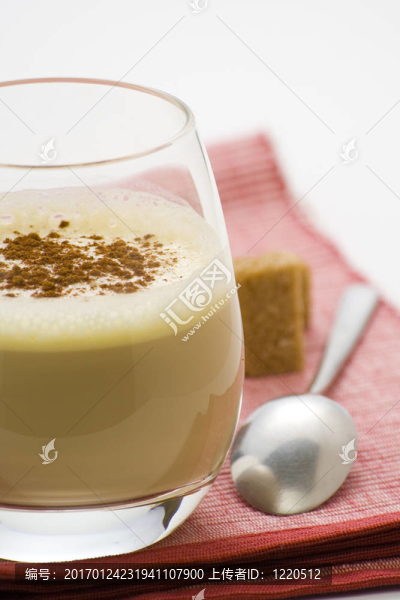 美味的冰巧克力與白色愛爾蘭奶油