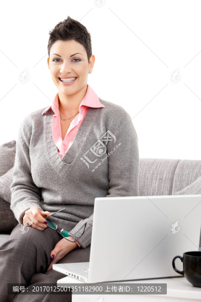 在家工作的女人