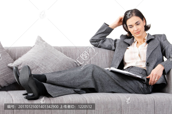 女商人在沙發(fā)上