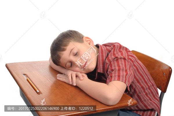 在課堂上睡覺