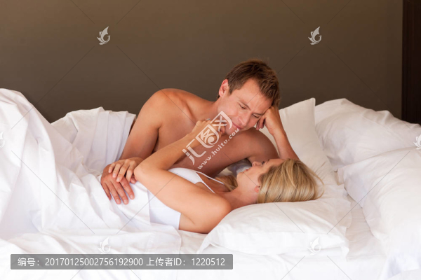 年輕的夫婦放松